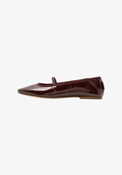 Swan ballet flats